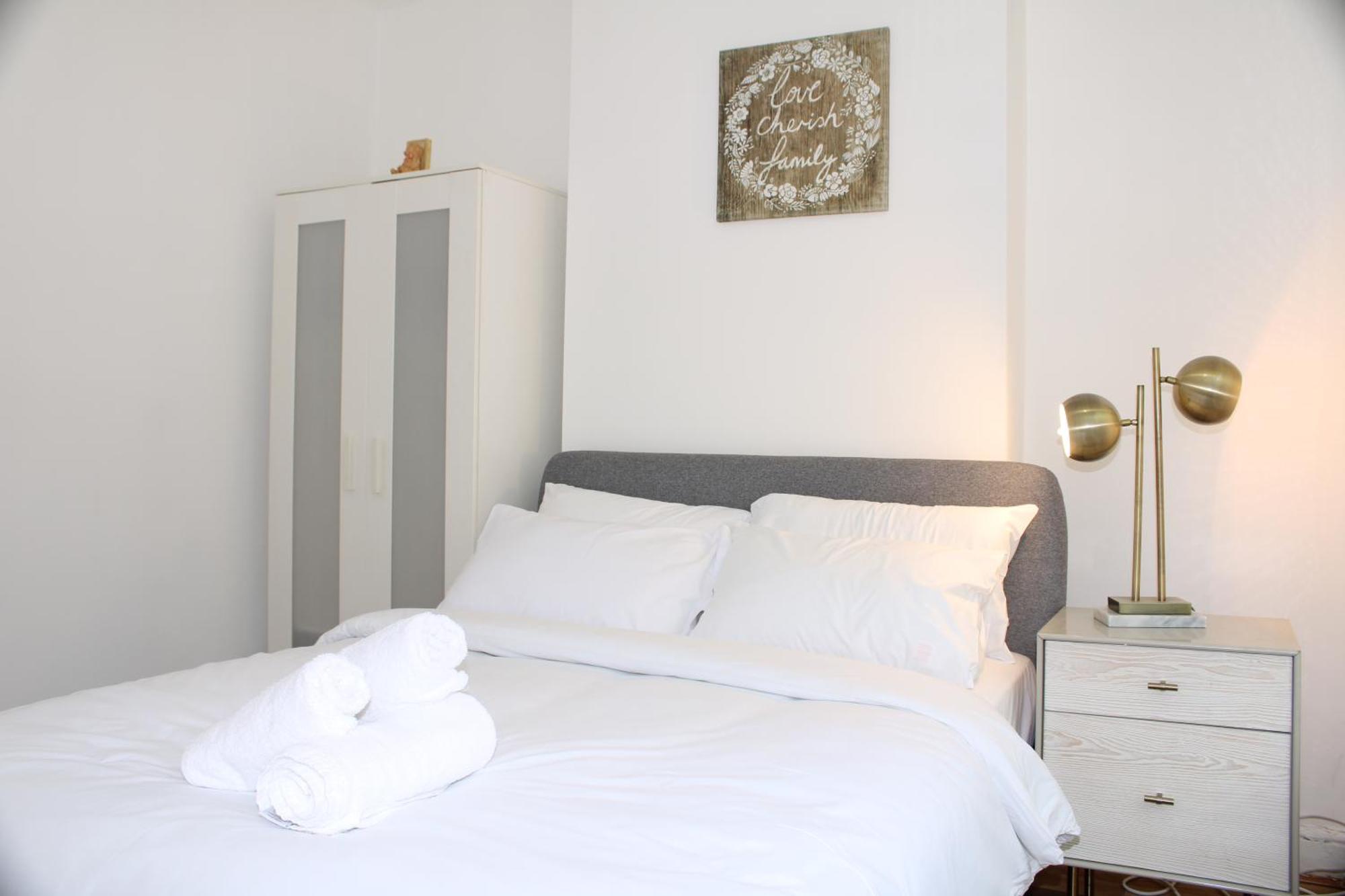 F2S Serviced Apartments 2Bedroom Terrace House With Free Wifi Netflix Suitable For Contractors Walking Distance To Train Station Derby Exterior photo